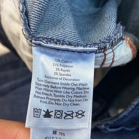 Eddie Bauer Curvy Capri Jeans - Picture 8 of 9